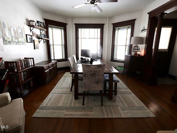 4th image of 77 S Pine Avenue