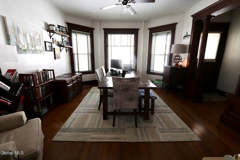 4th image of 77 S Pine Avenue