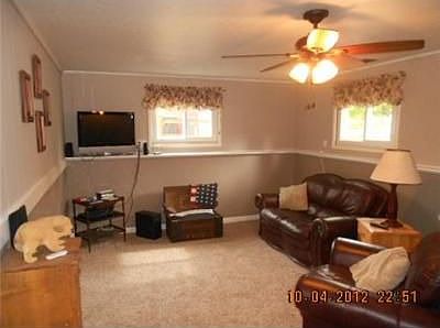 4th image of 1121 Parkway
