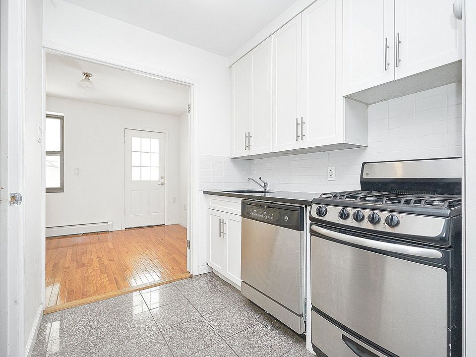 1st image of 109 Madison St APT 22