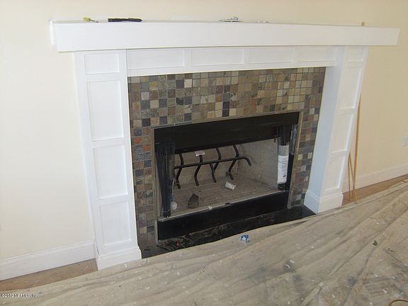 2nd image of 1095 Talbot Ave