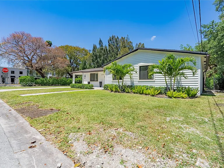 255 Grant Dr — Photo 29