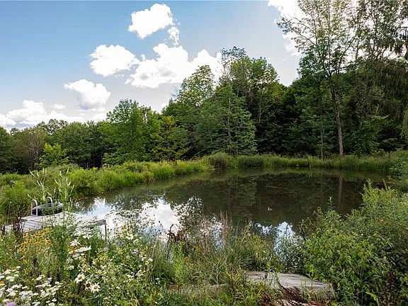 4th image of 3471 Hathaway Pond Rd