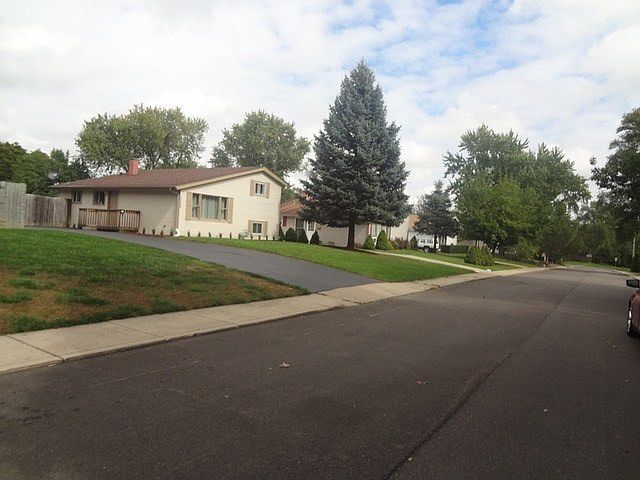 1st image of 1720 Queens Ct