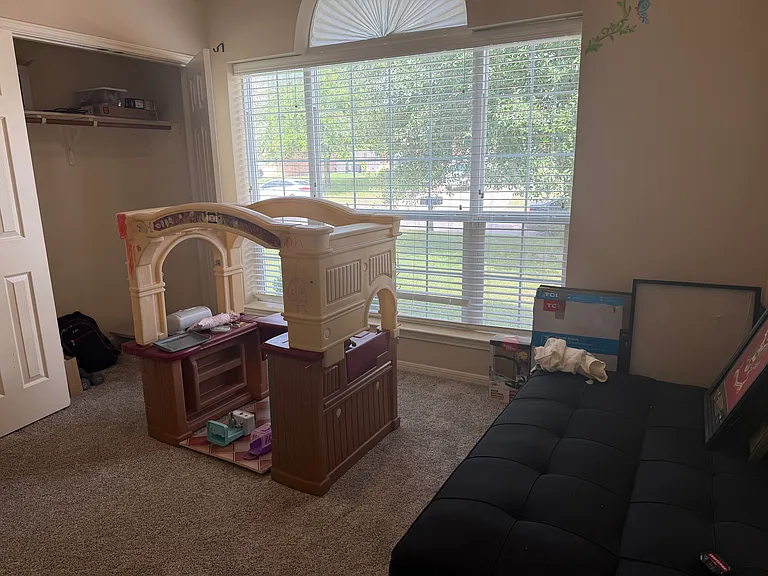 5811 Alexandria Dr — Photo 14