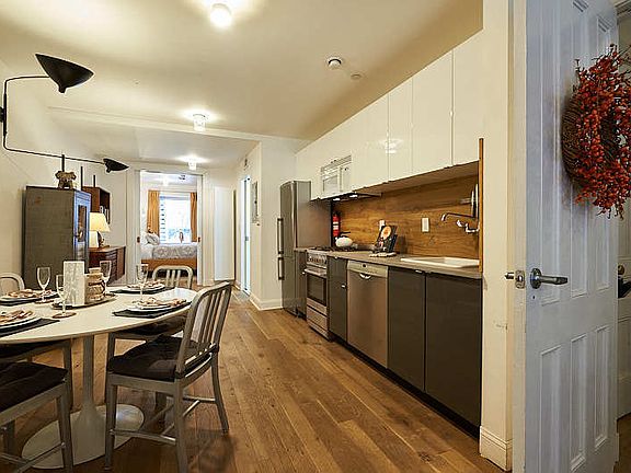 3rd image of 22 W 123rd St