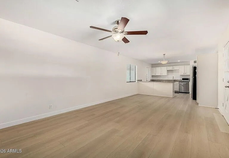 220 E McKinley St — Photo 15