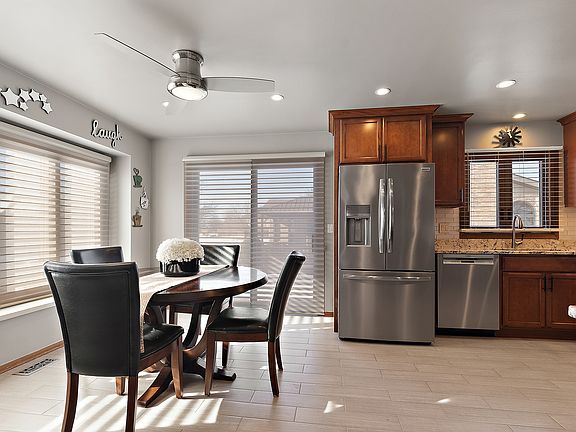 5th image of 1904 Foxwood Dr