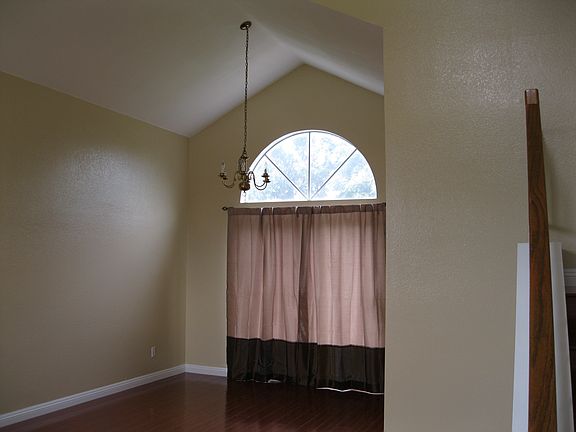 4th image of 2708 Annapolis Cir