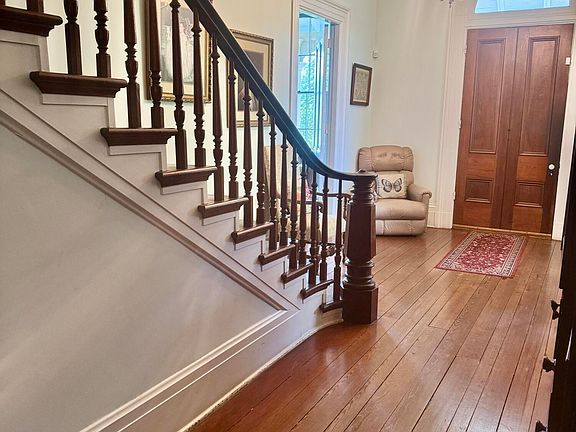 4th image of 402 N Pearl St