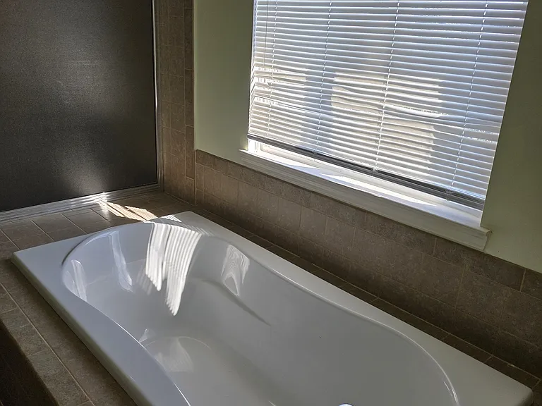1254 Hartland St — Photo 38