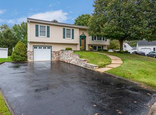 102 Conrad Ct, Manchester, NJ 08759