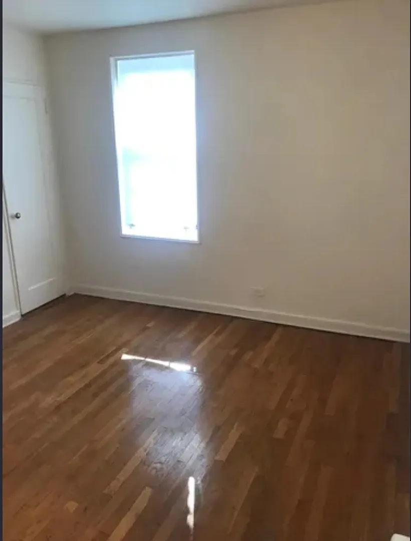2 bed, 900 sqft, $2,700 — Photo 3