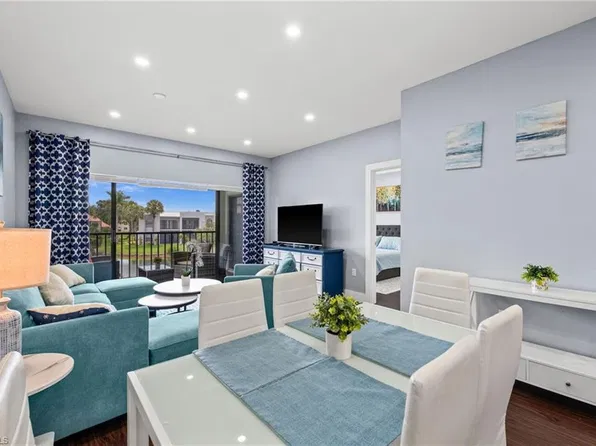 3322 Olympic Dr APT 222, Naples, FL 34105