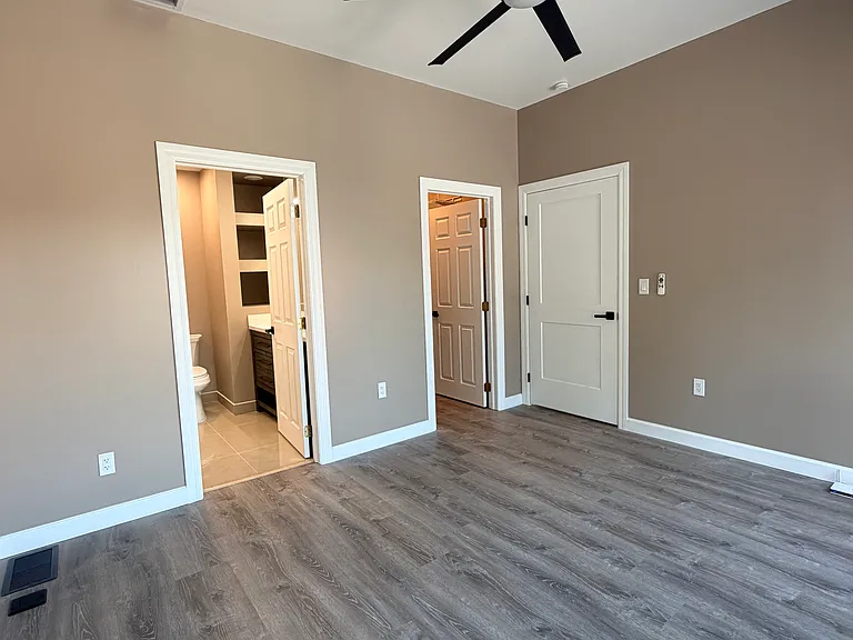 1321 Columbus Ave — Photo 34