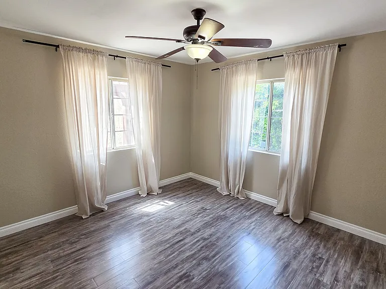 4735 Myrtle St — Photo 13