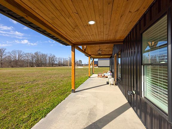 3rd image of 154 N Old Military Rd