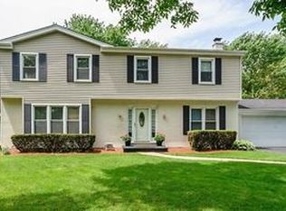 4022 Roslyn Rd, Downers Grove, IL 60515