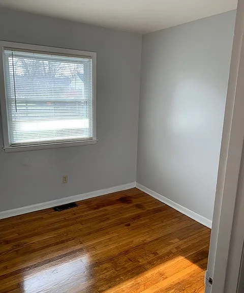 122 Phillips St — Photo 4