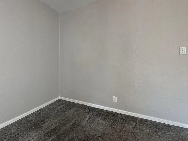 242 Margate Rd — Photo 17