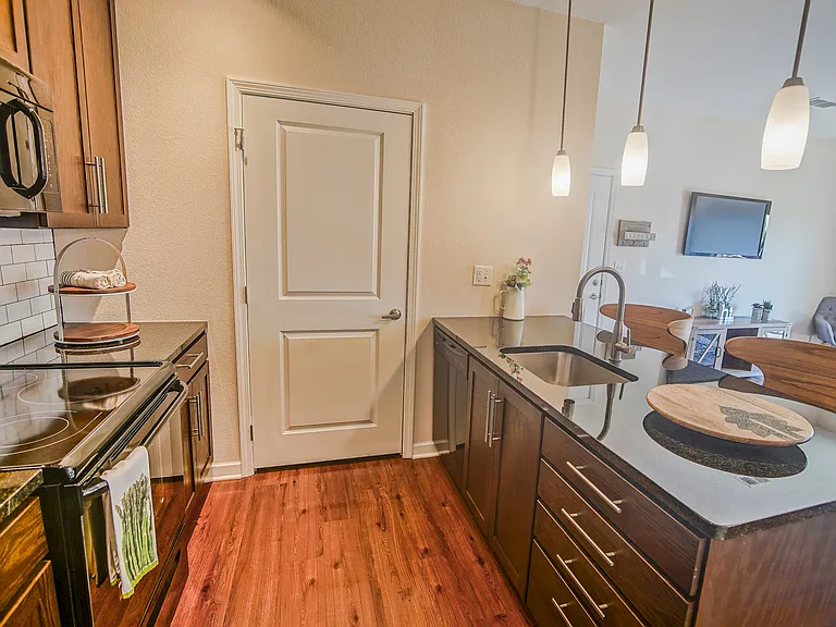 Chisholm Lake Apartments — Photo 16