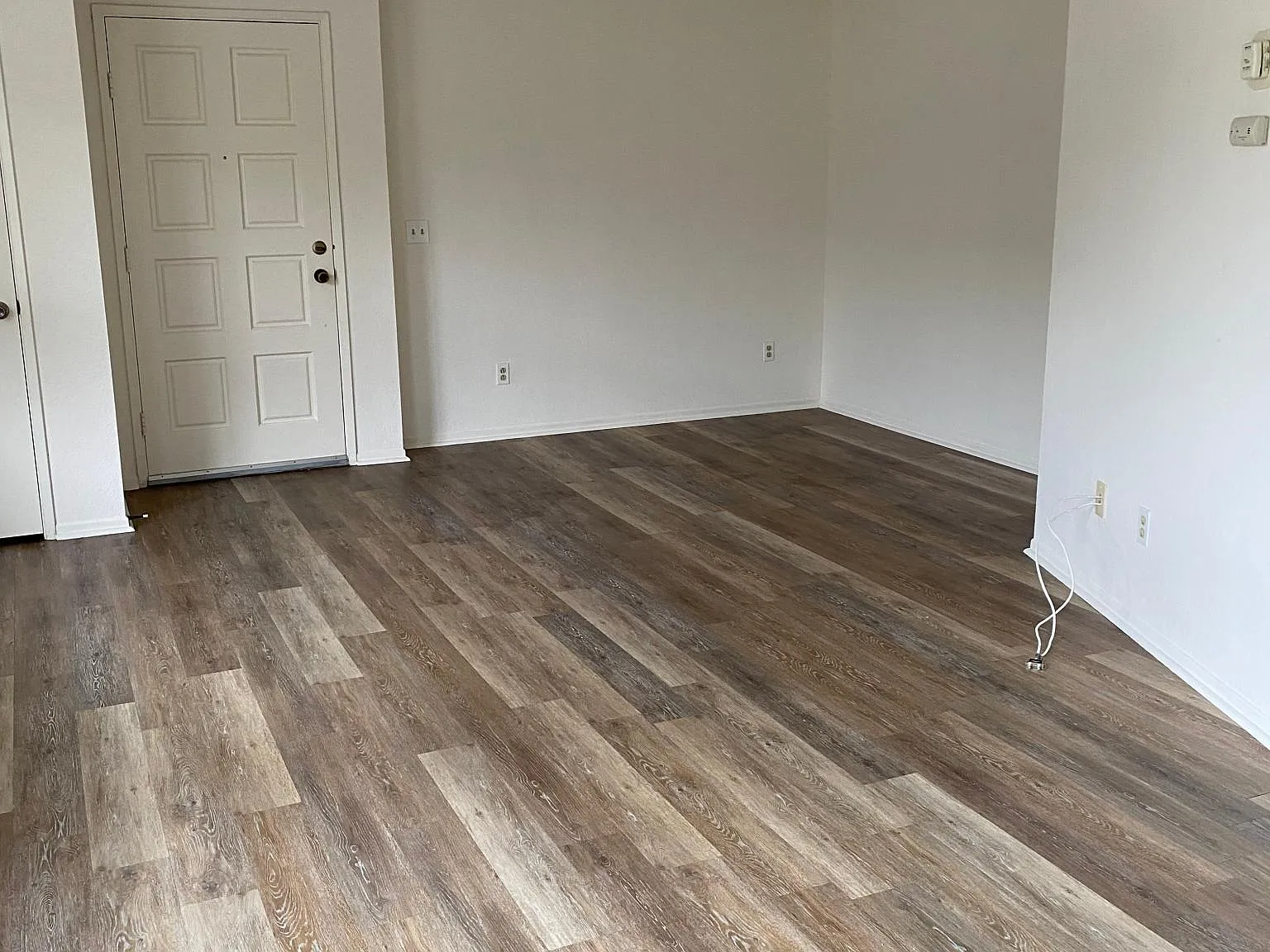 980 Laguna Dr — Photo 4