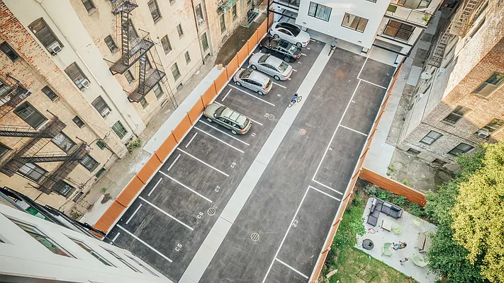 Rented by Nooklyn NYC LLC | media 83