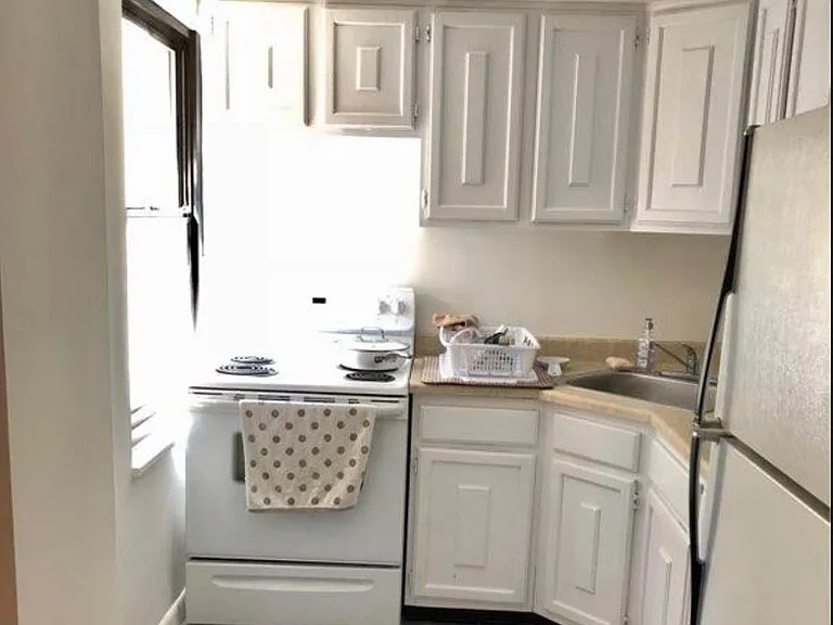 232 E 12th St #4F — Photo 2