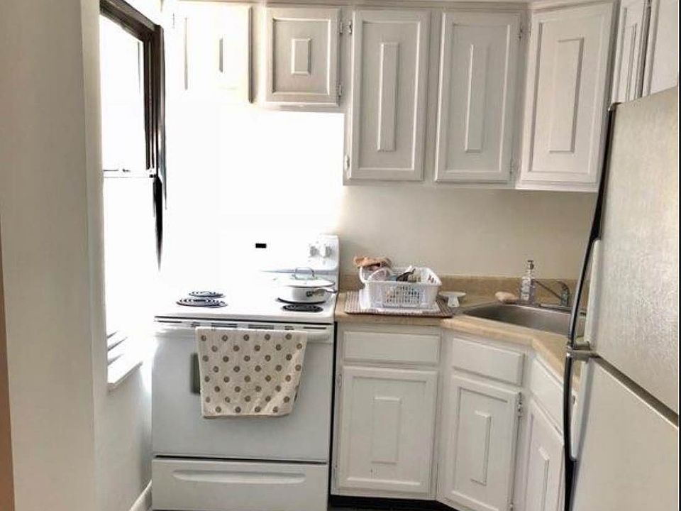 2nd image of 232 E 12th St APT 4F