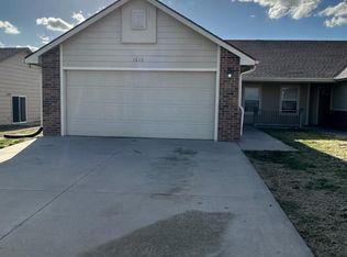1614 Hickory Ln #1614, Junction City, KS 66441
