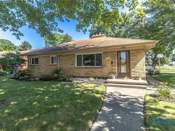 2757 Luverne Ave, Oregon, OH 43616