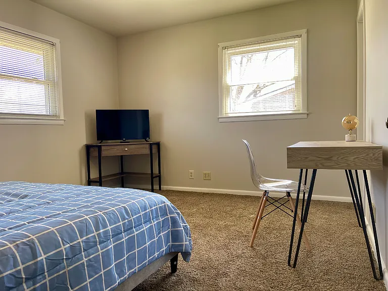 3950 N Charles Ave — Photo 6