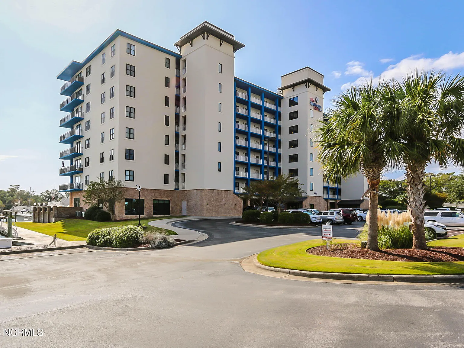 3 bed, 3.0 bath, 1700 sqft, $3,500 — Photo 1