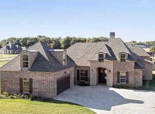 124 Fair Grounds Dr, Lafayette, LA 70503