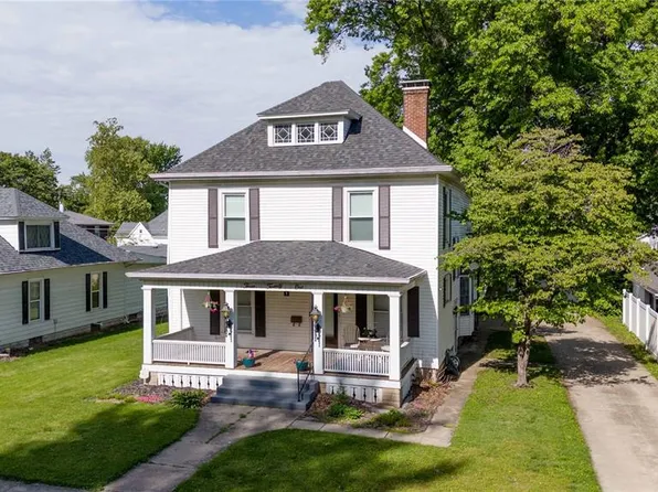 321 N 1st St, Vandalia, IL 62471