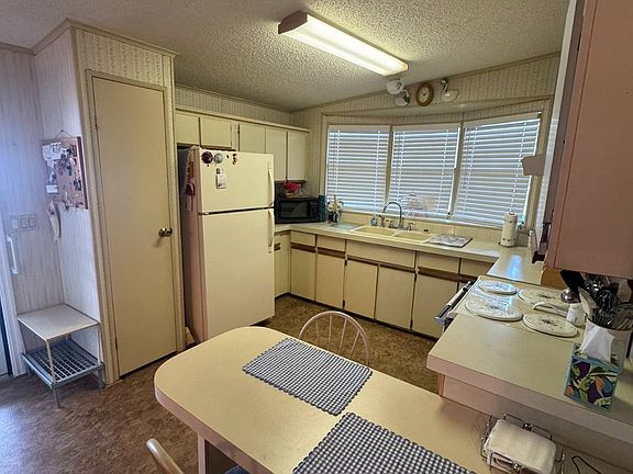 5th image of 317 Crestwood Dr #317