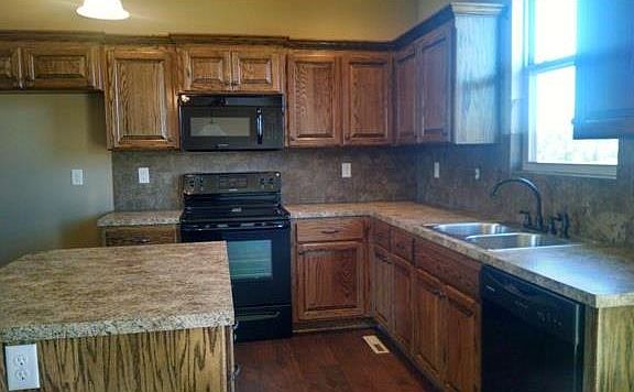 2nd image of 1412 NE Jaclyn Dr