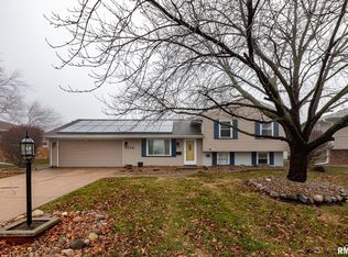 1710 Deppert Dr, Pekin, IL
