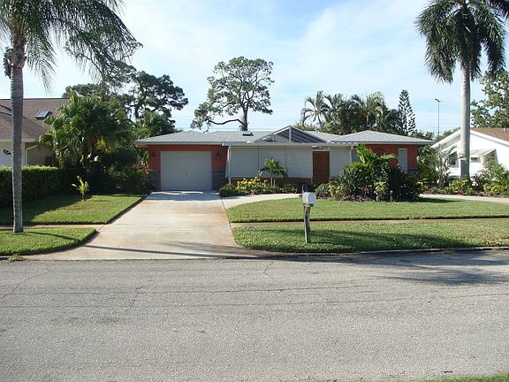 Front yard / Circle Drive