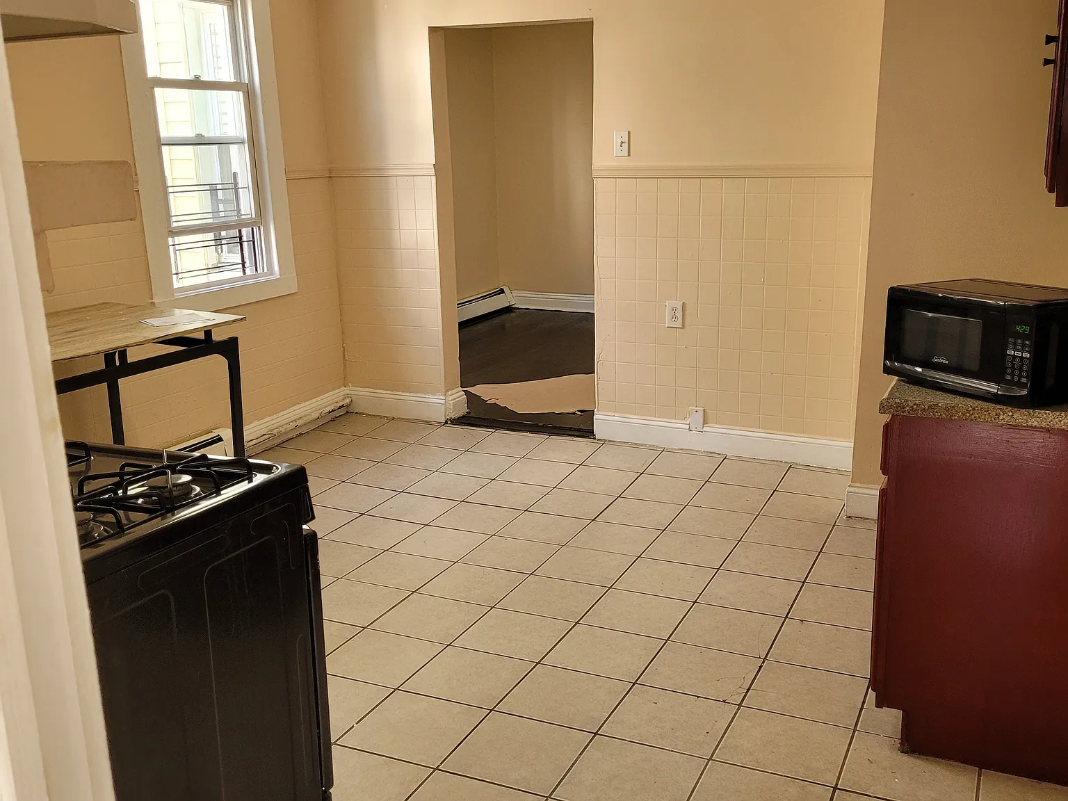 3 bed, $1,920 — Photo 3