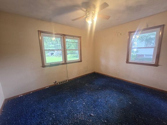 5th image of 308 N West St
