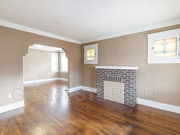 3rd image of 8823 Forest Ave