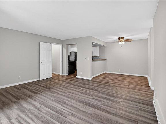 5th image of 503 Whispering Pines Way #503
