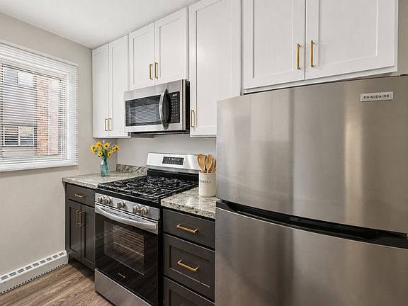 2nd image of 995 Lynde Dr NE #19