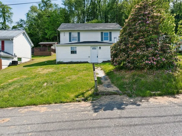 623 Jay Cir, Latrobe, PA 15650