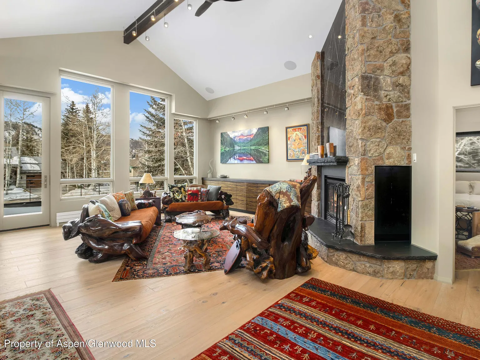 4 bed, 4.5 bath, 2616 sqft, $27,000 — Photo 3