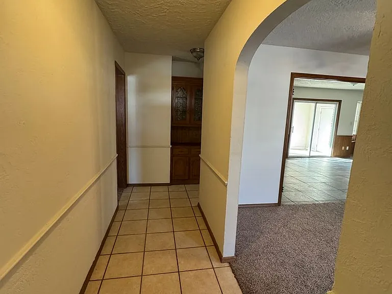 1826 Beverly Hls — Photo 11