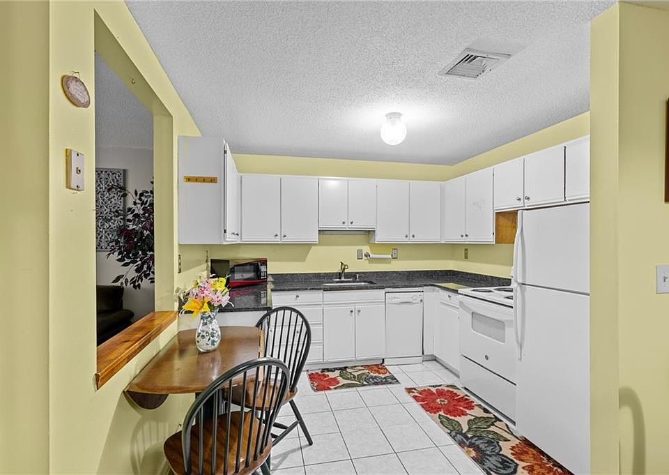 Beverage Hill Commons Apartments Pawtucket, RI Zillow