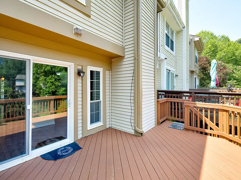 16 Casino Ct — Photo 35