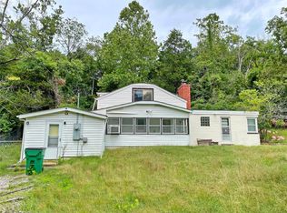 9 S Lake Dr, Hillsboro, MO 63050
